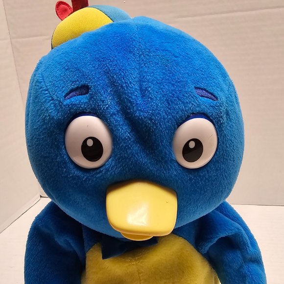 Pablo Fisher Price Nick Jr Backyardigans Sing & Spin Interactive Blue Penguin - Picture 14 of 16